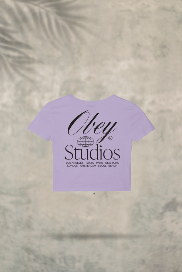 T-shirt Global Studios Cropp Fitted Chloe